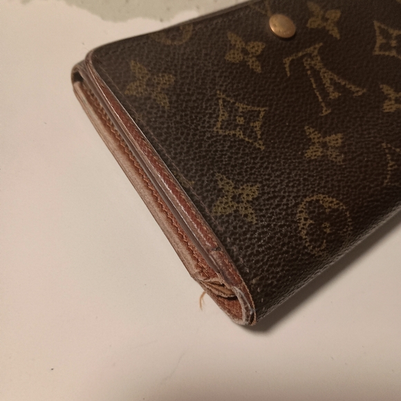 Louis Vuitton LV Monogram Porte Monnaie Tresor Wallet - Picture 3 of 11
